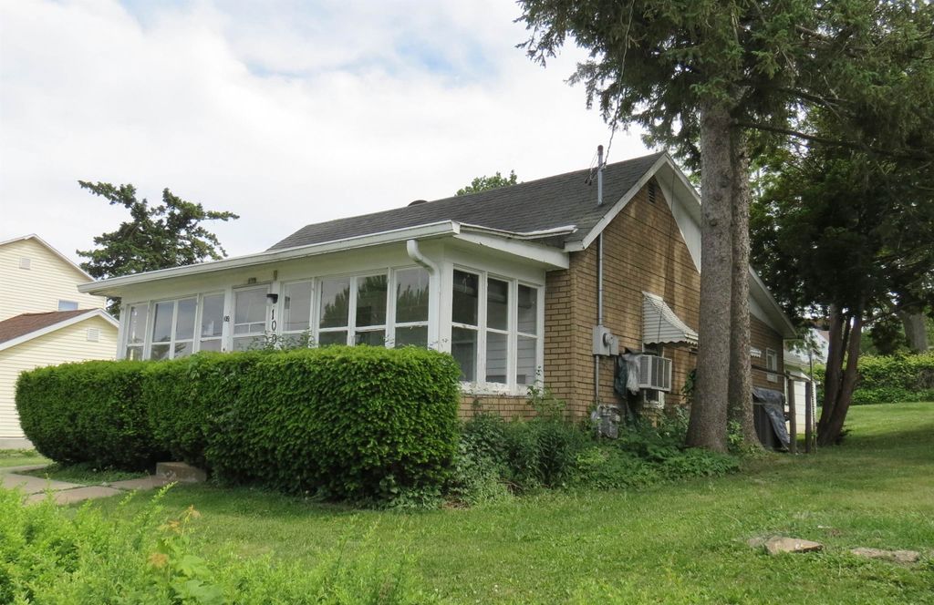 Photo of Maquoketa, IA 52060 (MLS # 154823)