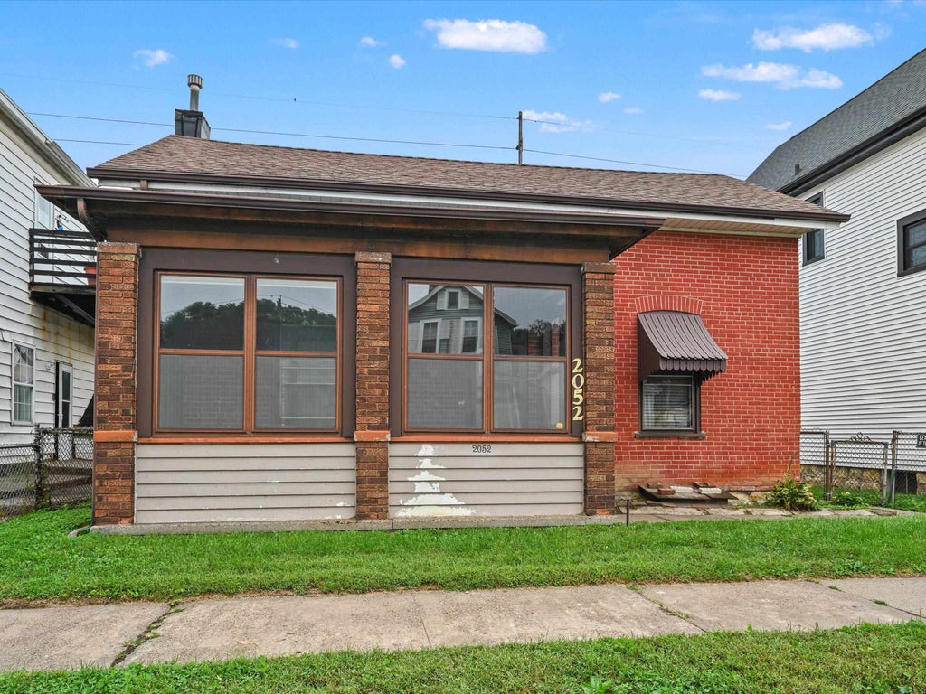 Photo of Dubuque, IA 52001 (MLS # 155812)