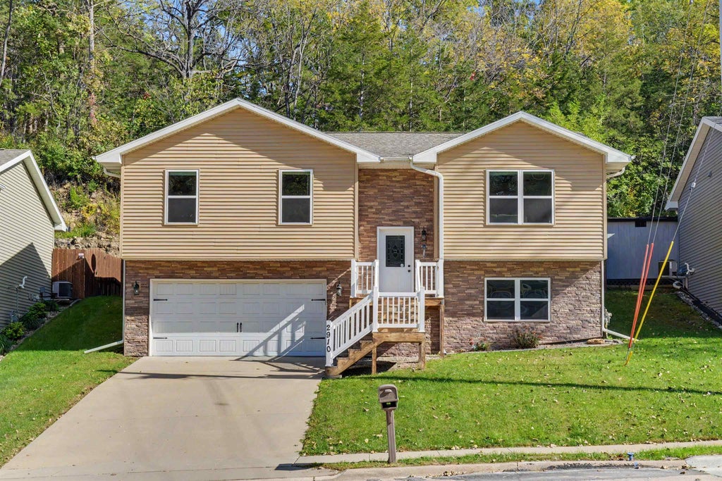 Photo of Dubuque, IA 52001 (MLS # 155896)