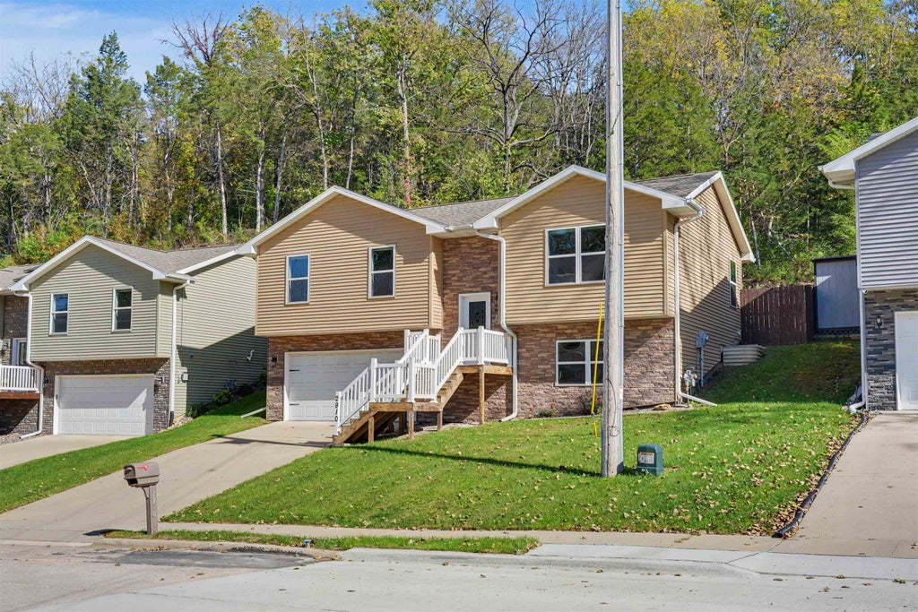 Photo of Dubuque, IA 52001 (MLS # 155896)