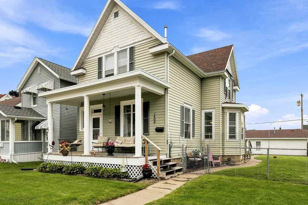 Photo of Dubuque, IA 52001 (MLS # 155470)