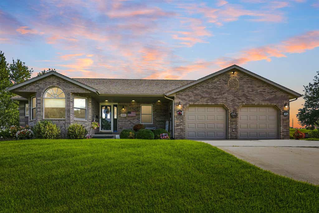 Photo of Maquoketa, IA 52060 (MLS # 155450)