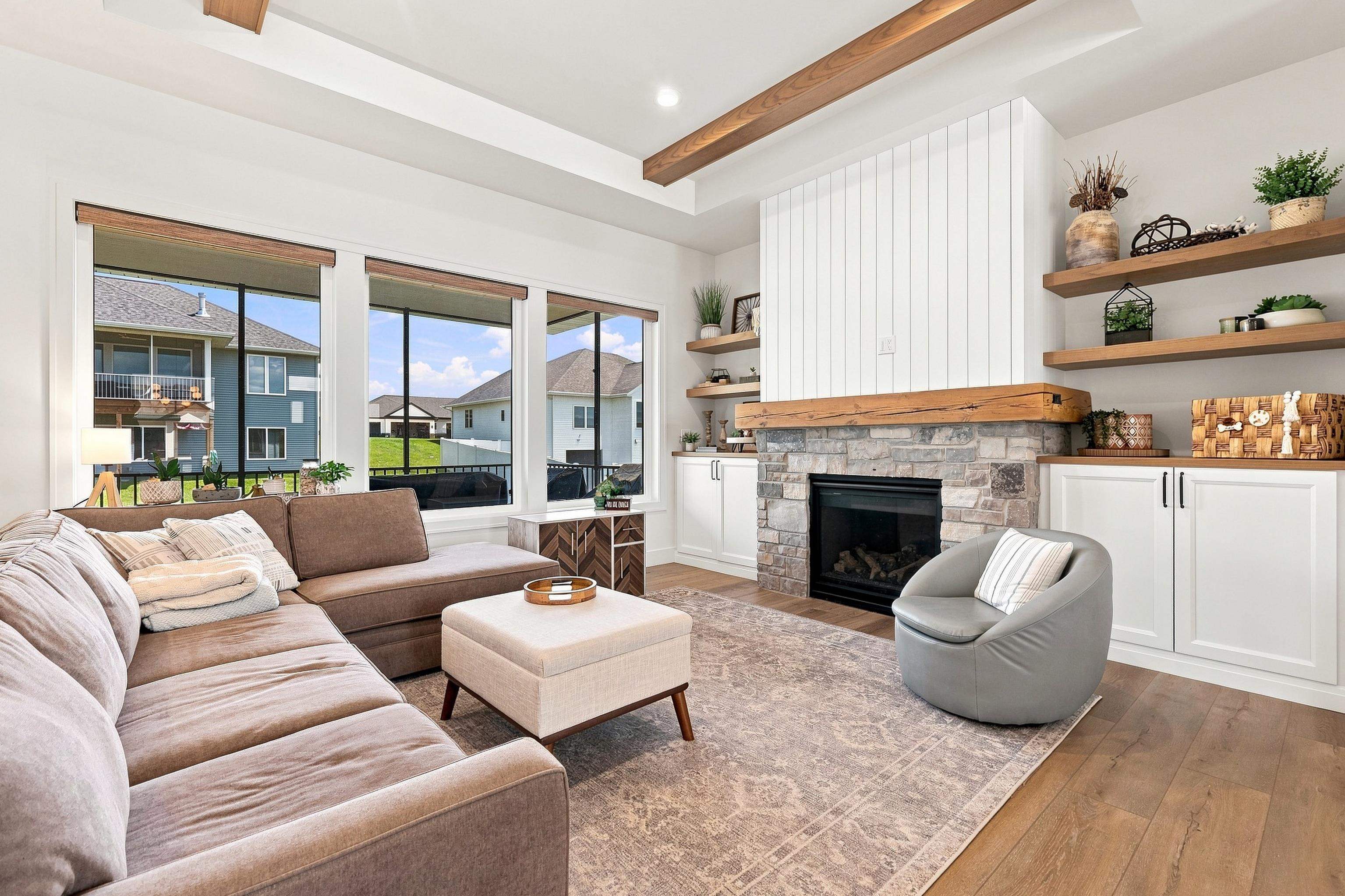 404 Solomia Court