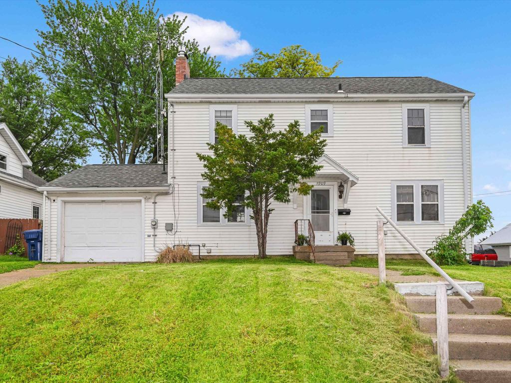 Photo of Dubuque, IA 52001 (MLS # 154721)