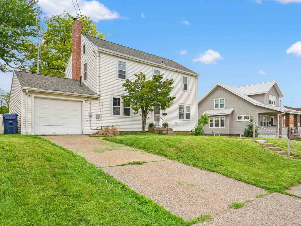 Photo of Dubuque, IA 52001 (MLS # 154721)