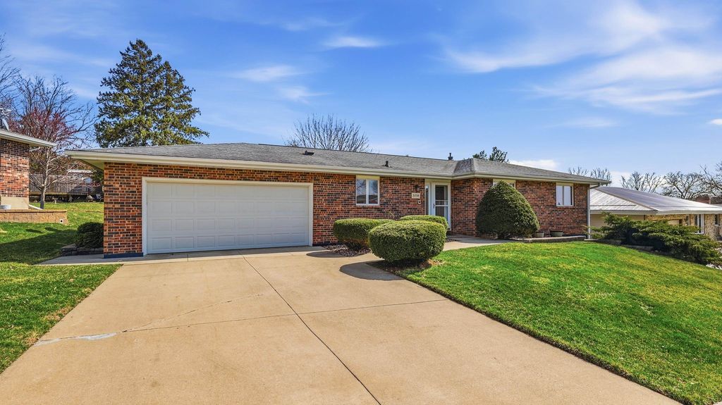 Photo of Dubuque, IA 52001 (MLS # 154322)