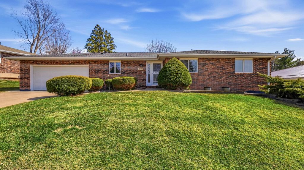 Photo of Dubuque, IA 52001 (MLS # 154322)