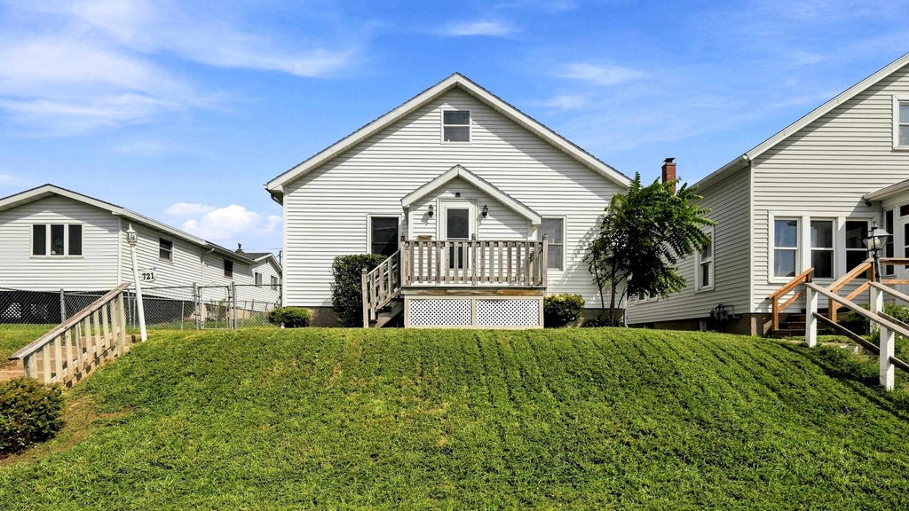 Photo of Dubuque, IA 52001 (MLS # 155614)