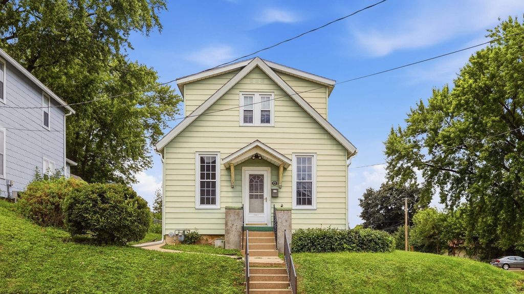 Photo of Dubuque, IA 52001 (MLS # 155097)