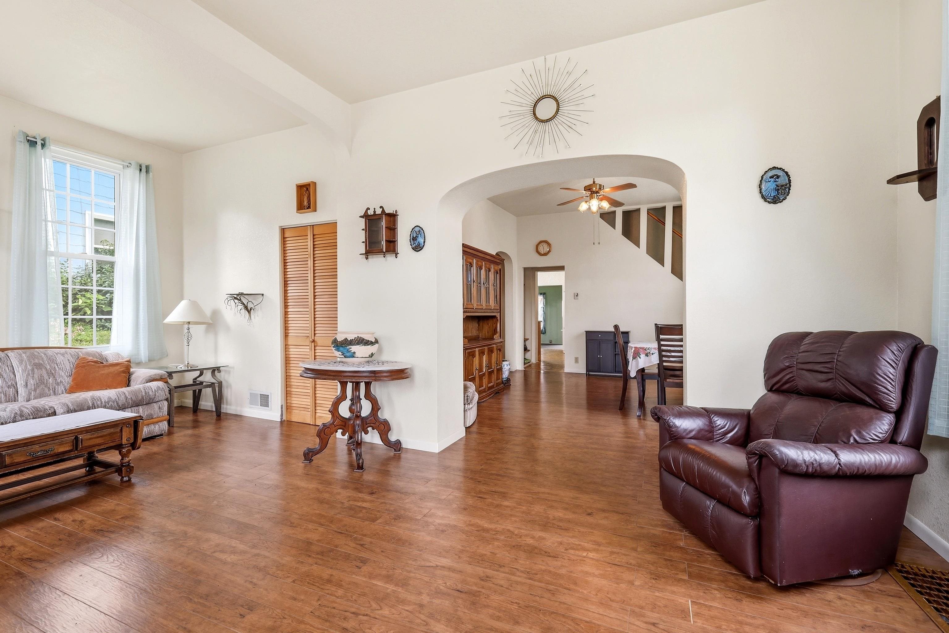 1209 Vernon Street - Photo 4