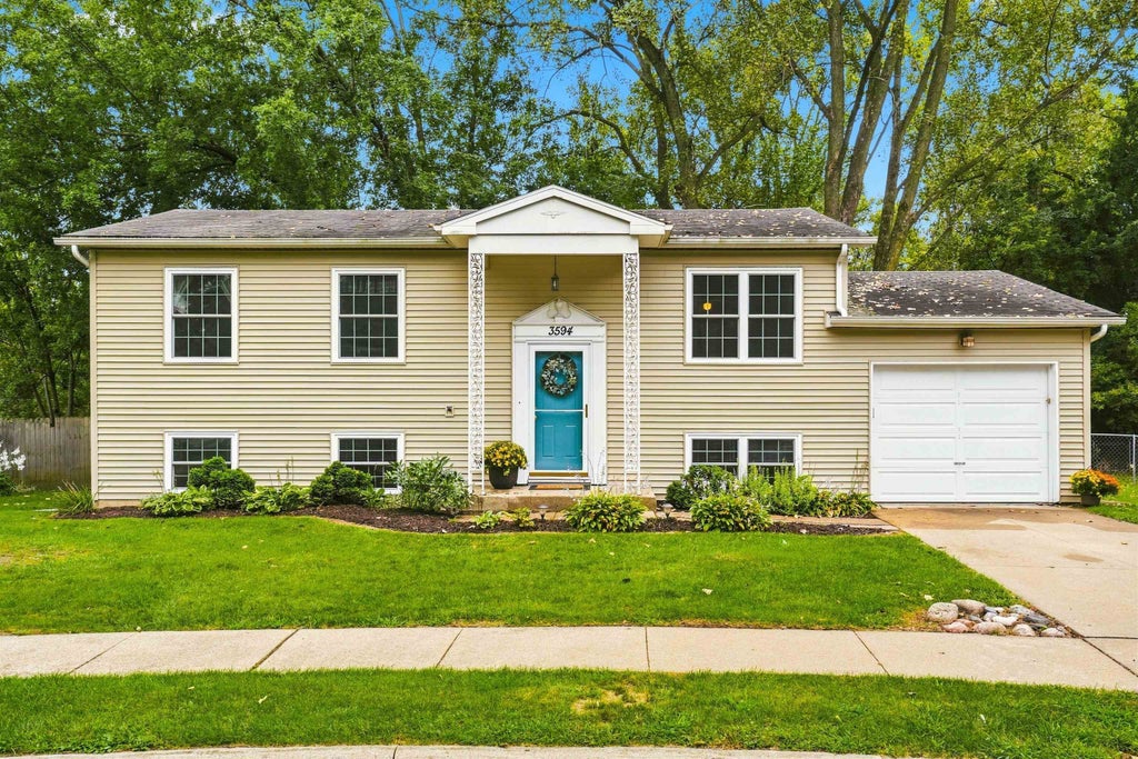 Photo of Dubuque, IA 52002 (MLS # 155658)
