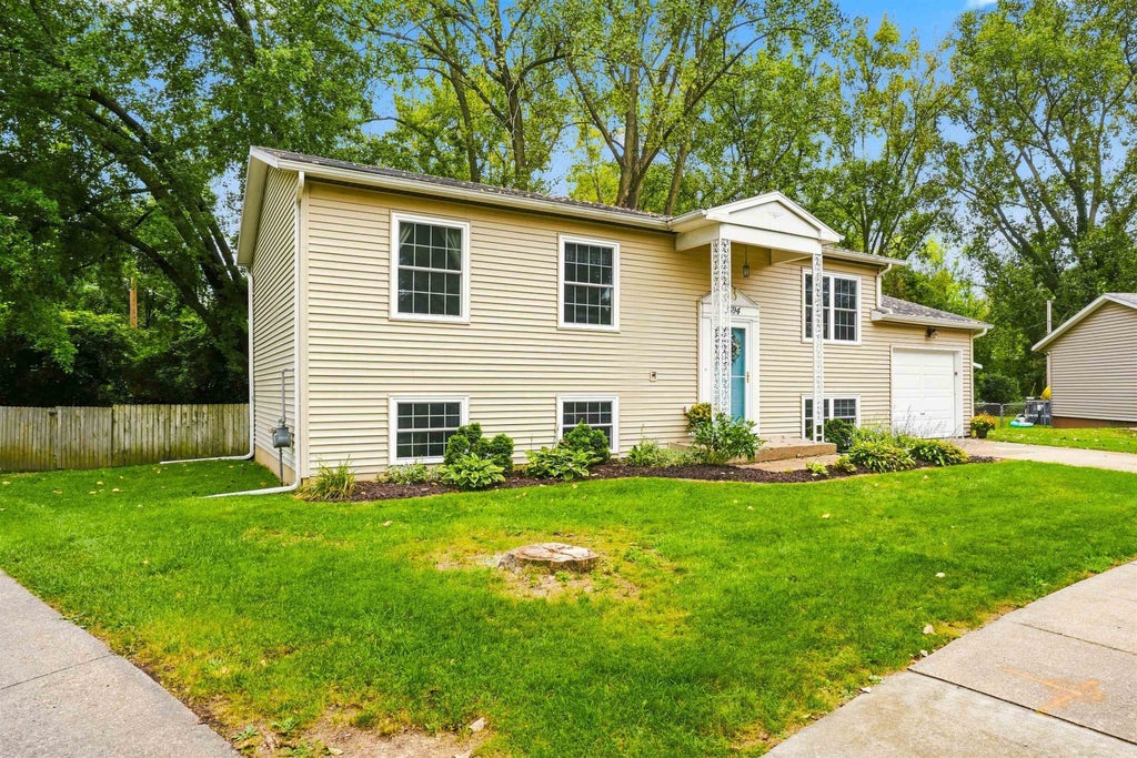 Photo of Dubuque, IA 52002 (MLS # 155658)