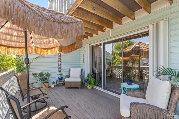 8522 GULF BLVD APT 3, NAVARRE, FL 32566 - Image 053352e77f0b134fec9aa8425e2f33ed/4150146472
