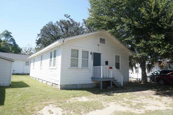 2709 N DAVIS HWY, PENSACOLA, FL 32503 - Image 0668aecbd8ad16291a3ccbfb1f031857/1832092013