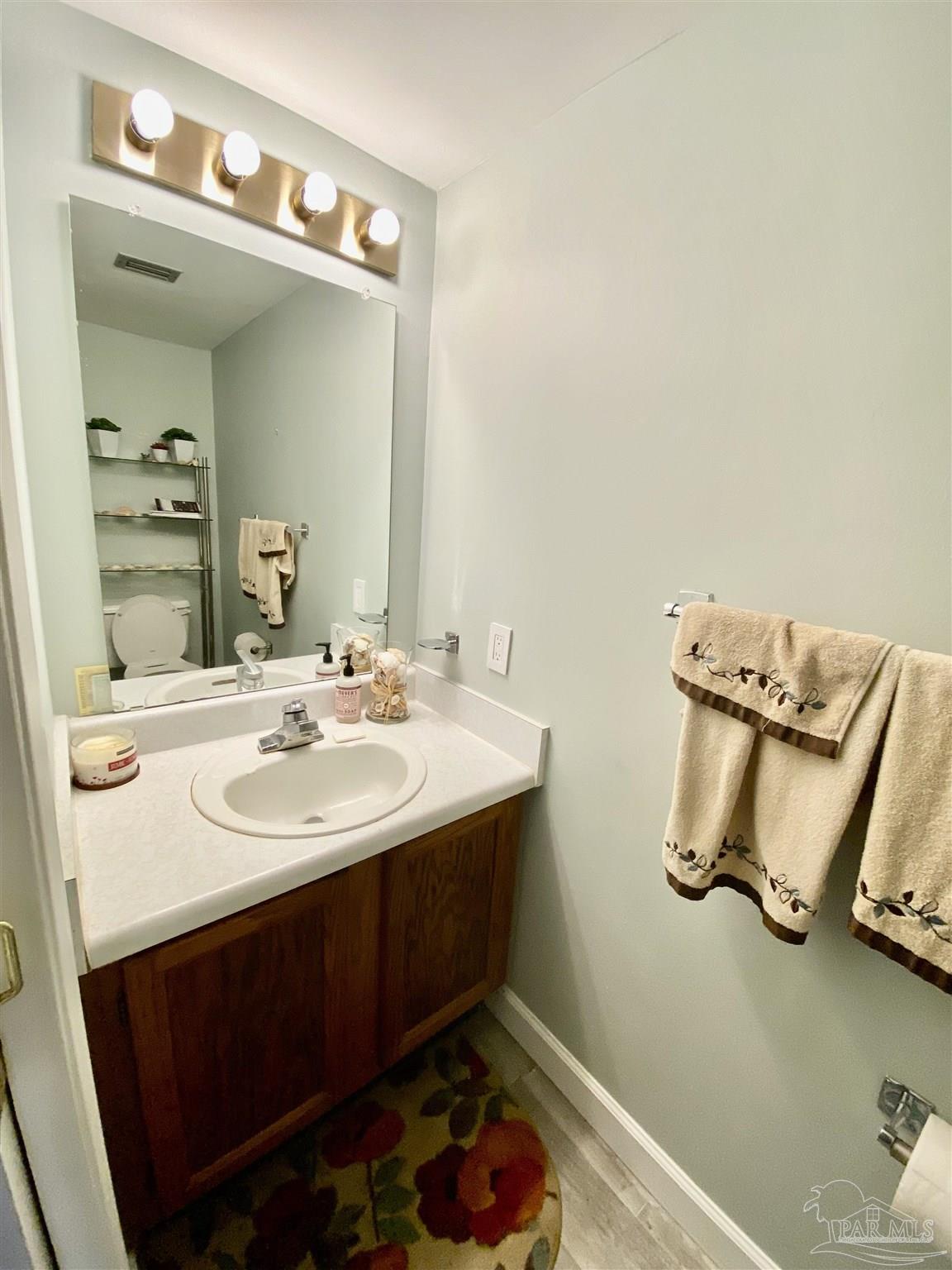 900 Ft Pickens Rd 1052