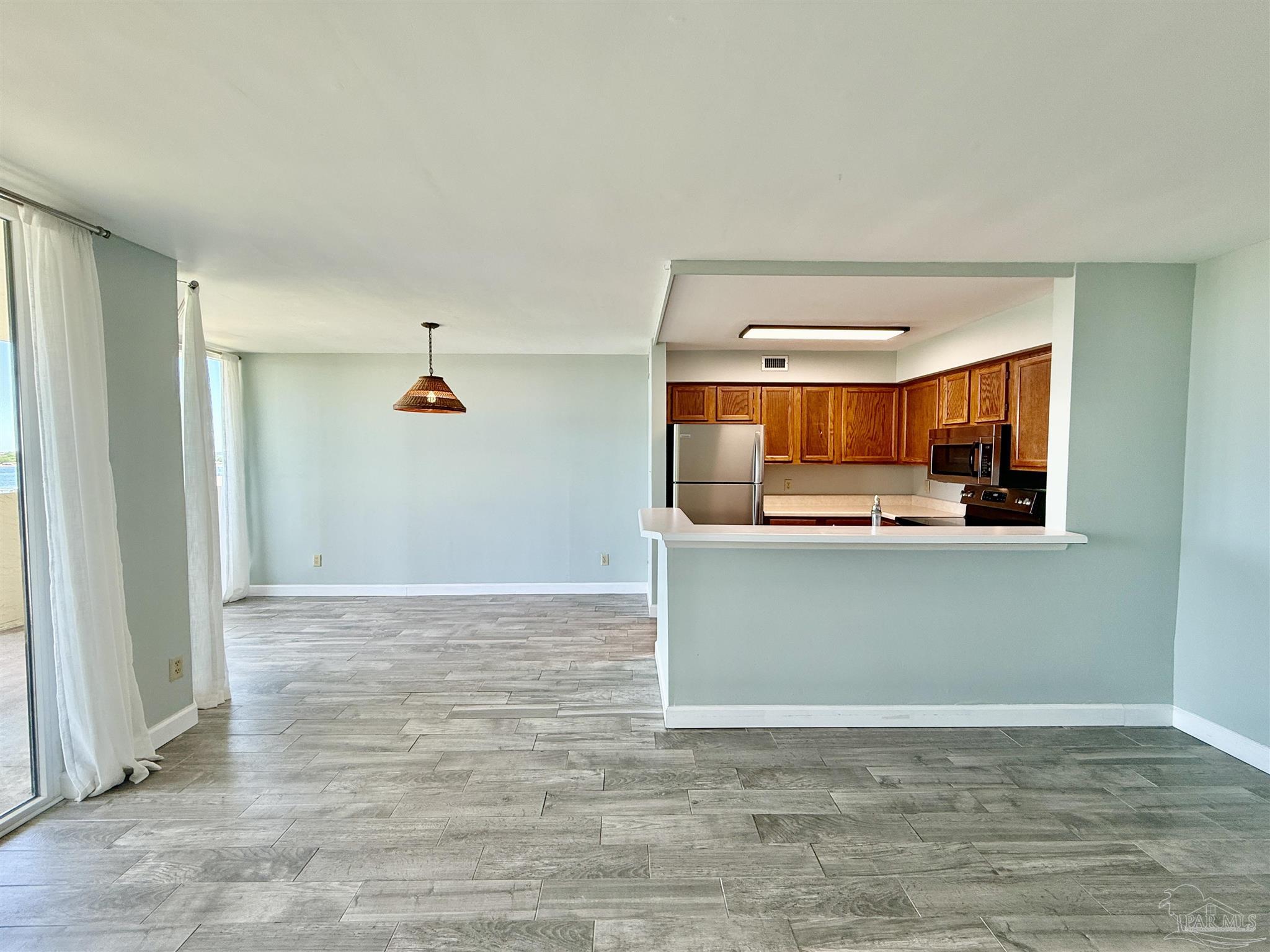 900 Ft Pickens Rd 1052