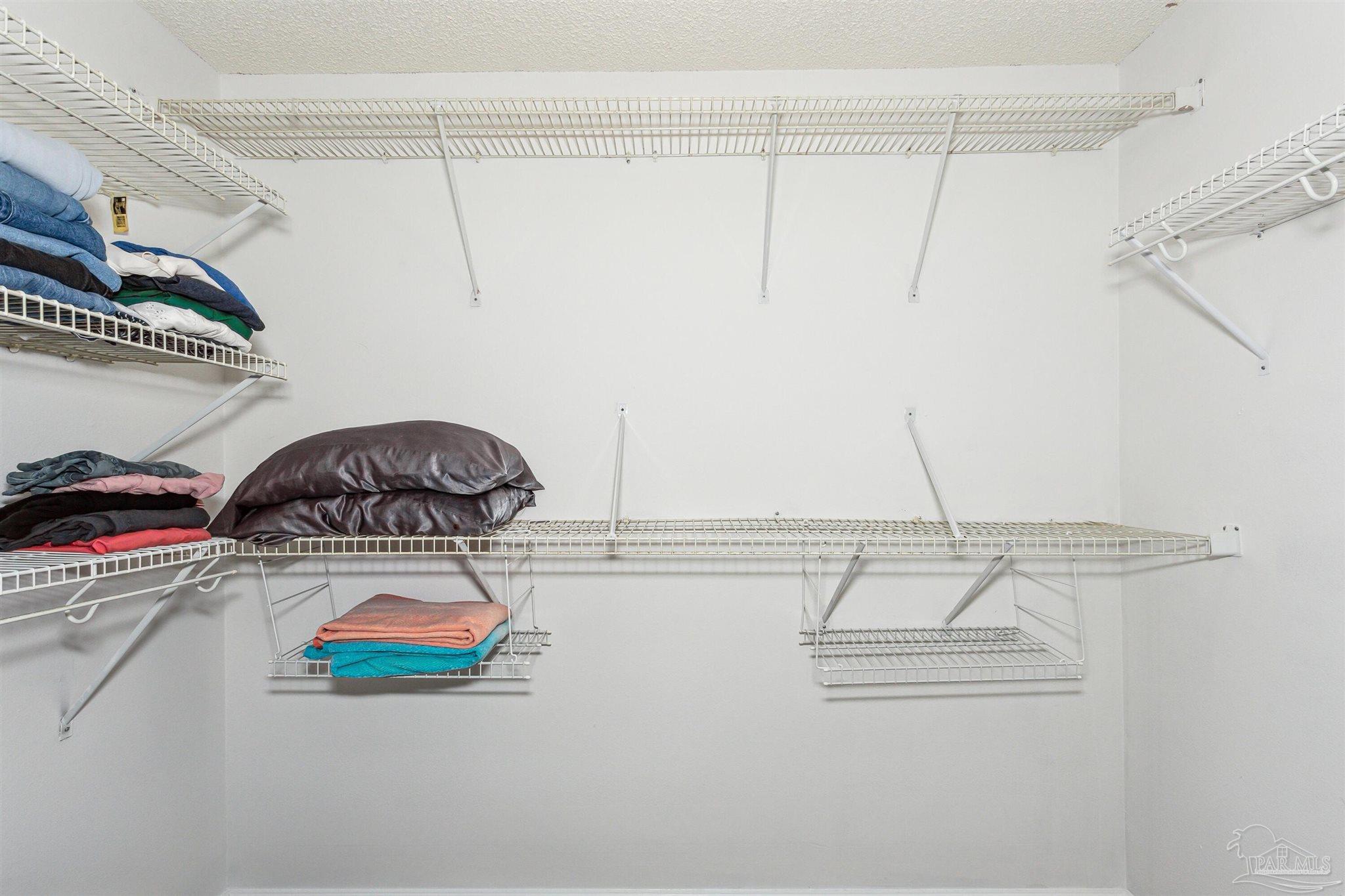 Gulf Breeze, Florida 32563, United States, 4 Bedrooms Bedrooms, ,2 BathroomsBathrooms,Residential,Contingent,47917