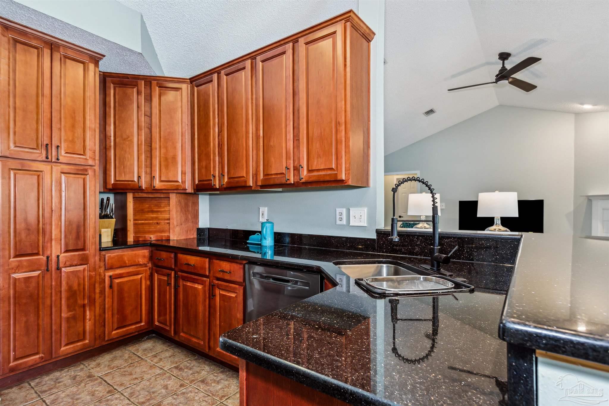 Gulf Breeze, Florida 32563, United States, 4 Bedrooms Bedrooms, ,2 BathroomsBathrooms,Residential,Contingent,47917