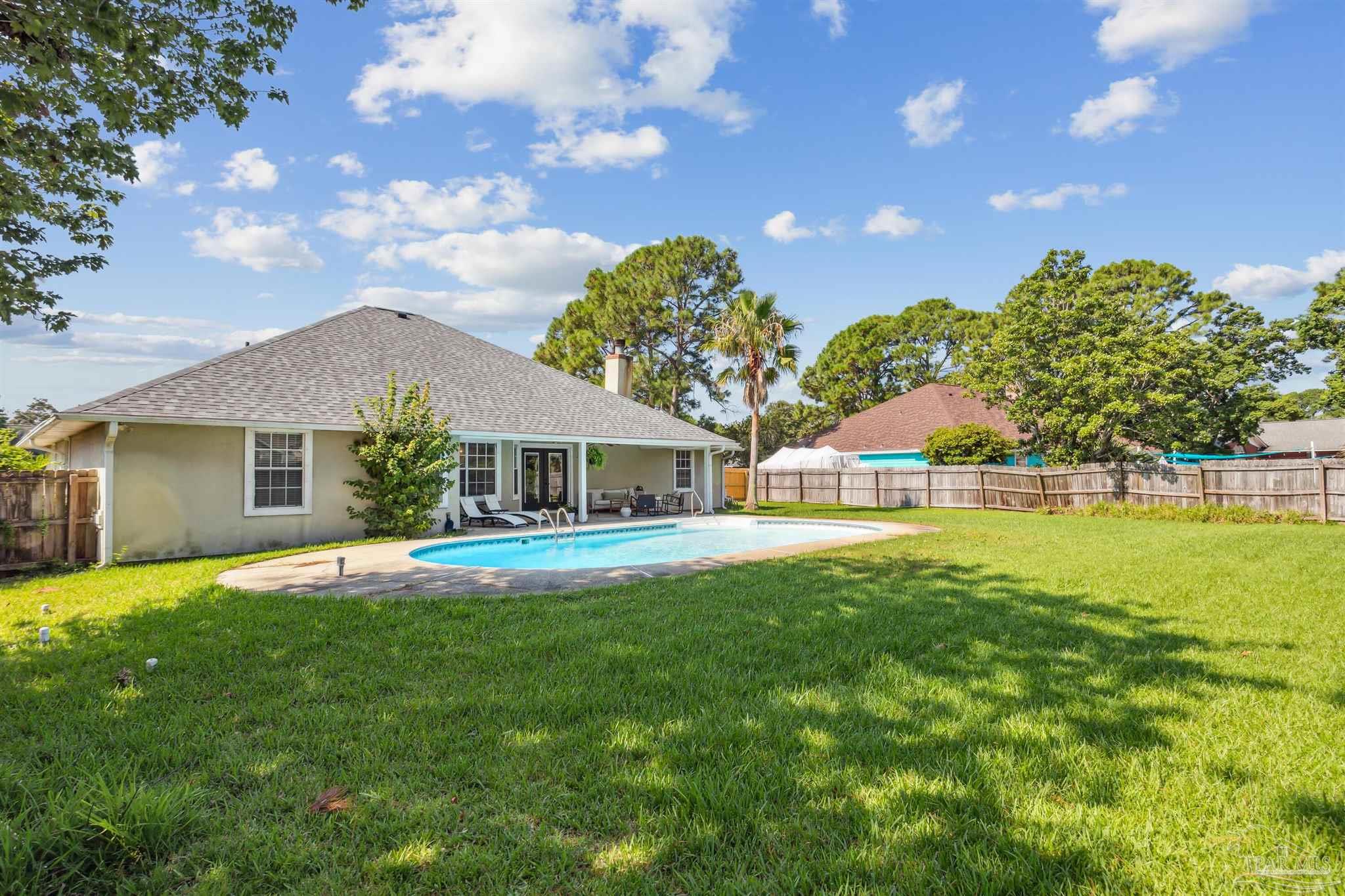 Gulf Breeze, Florida 32563, United States, 4 Bedrooms Bedrooms, ,2 BathroomsBathrooms,Residential,Contingent,47917