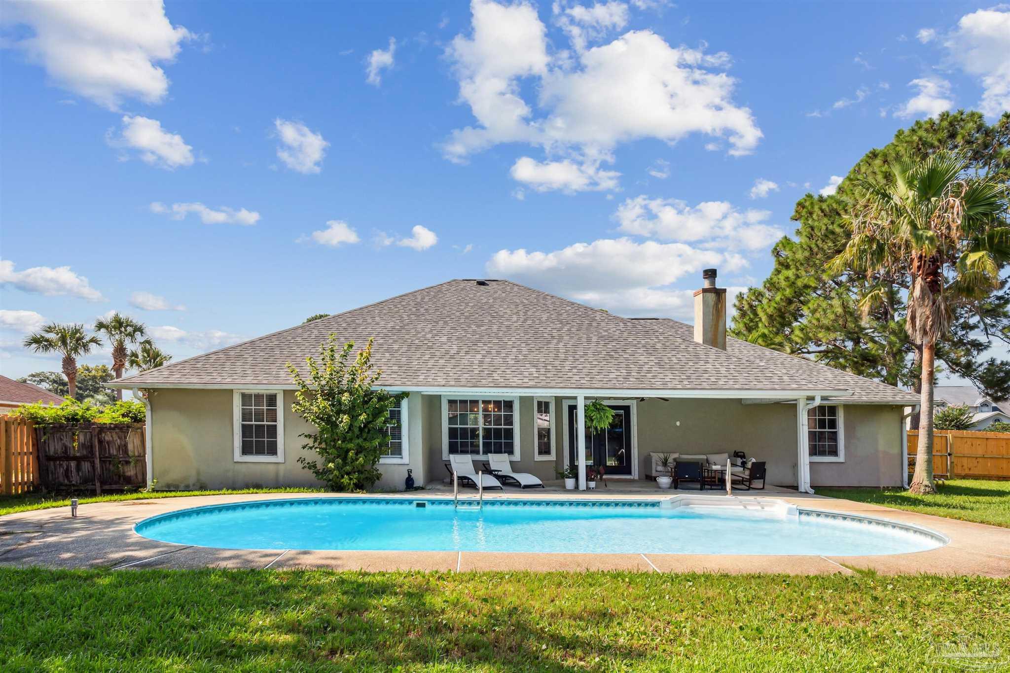 Gulf Breeze, Florida 32563, United States, 4 Bedrooms Bedrooms, ,2 BathroomsBathrooms,Residential,Contingent,47917