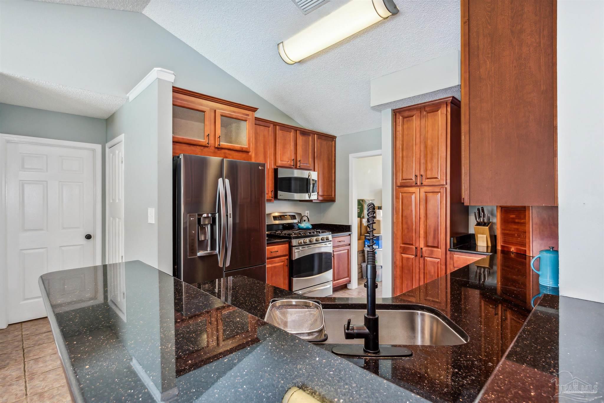 Gulf Breeze, Florida 32563, United States, 4 Bedrooms Bedrooms, ,2 BathroomsBathrooms,Residential,Contingent,47917