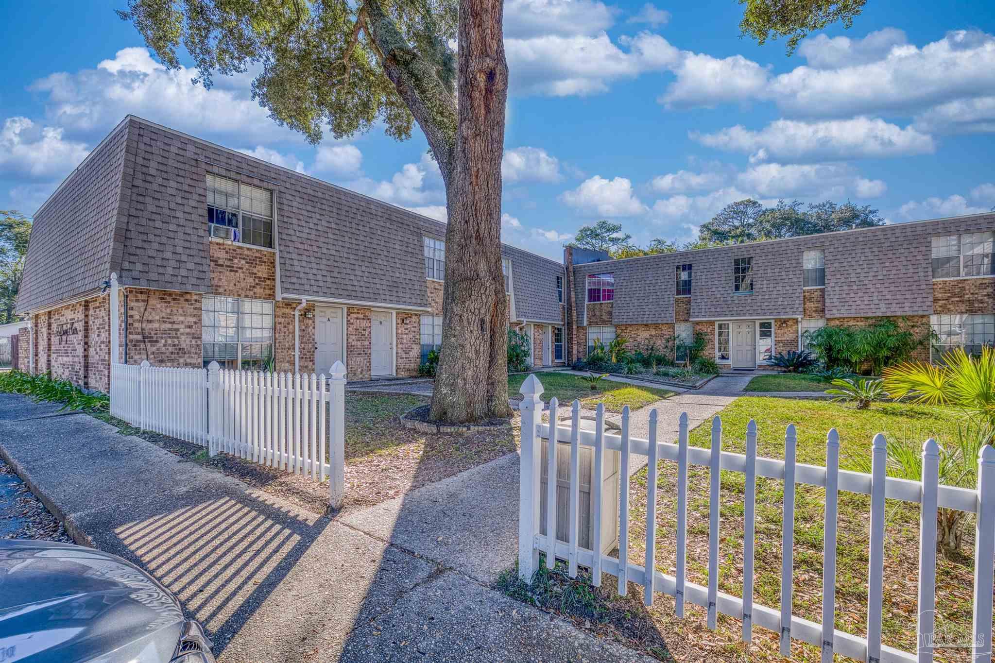 Photo 1 of 18 — 8101 Tippin Ave D, Pensacola, FL 32514
