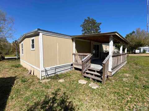 A home in Gulf Breeze