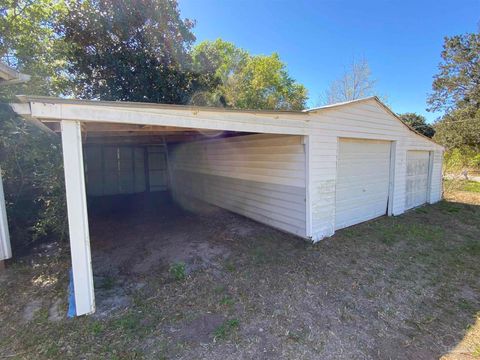 A home in Gulf Breeze