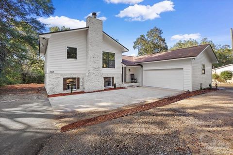 2828 Mandeville Ln Pensacola FL 32526