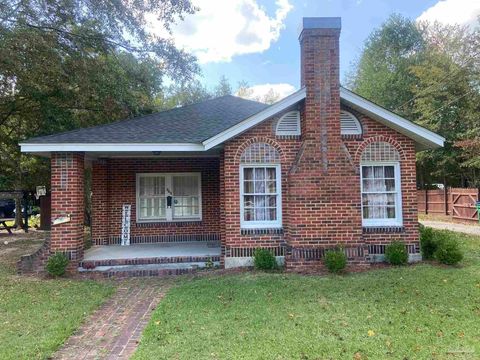 A home in Atmore