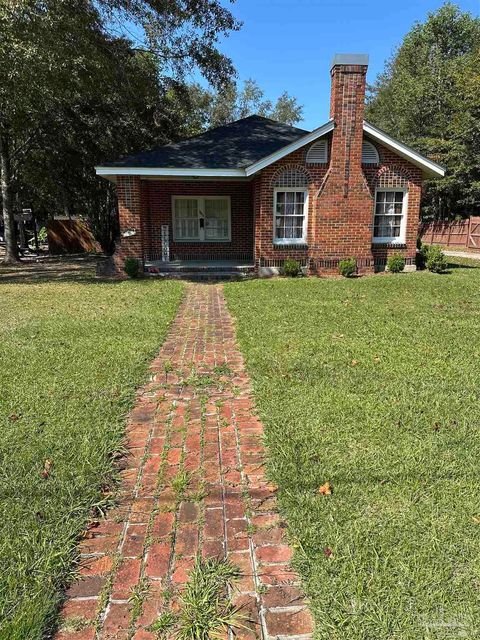 A home in Atmore