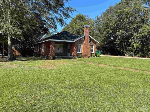 A home in Atmore