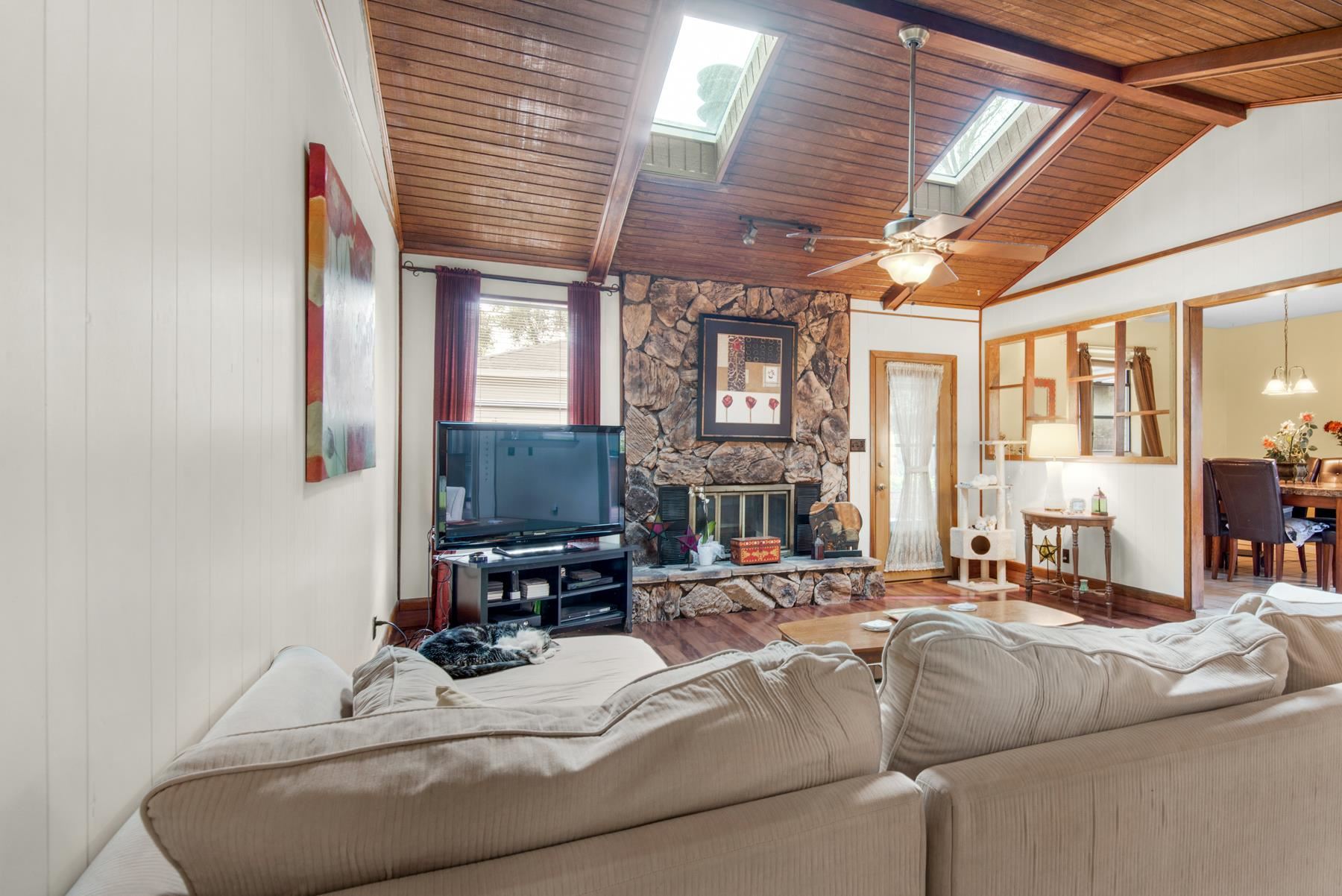 Photo 11 of 39 of 3425 Lemmington Rd house