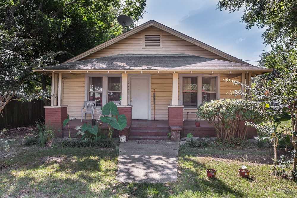 Photo 1 of 29 — 2221 W Strong St, Pensacola, FL 32505