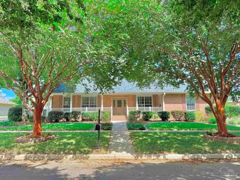 Photo of 412 Mayberry St, Cantonment, FL 32533 (MLS # 669396)