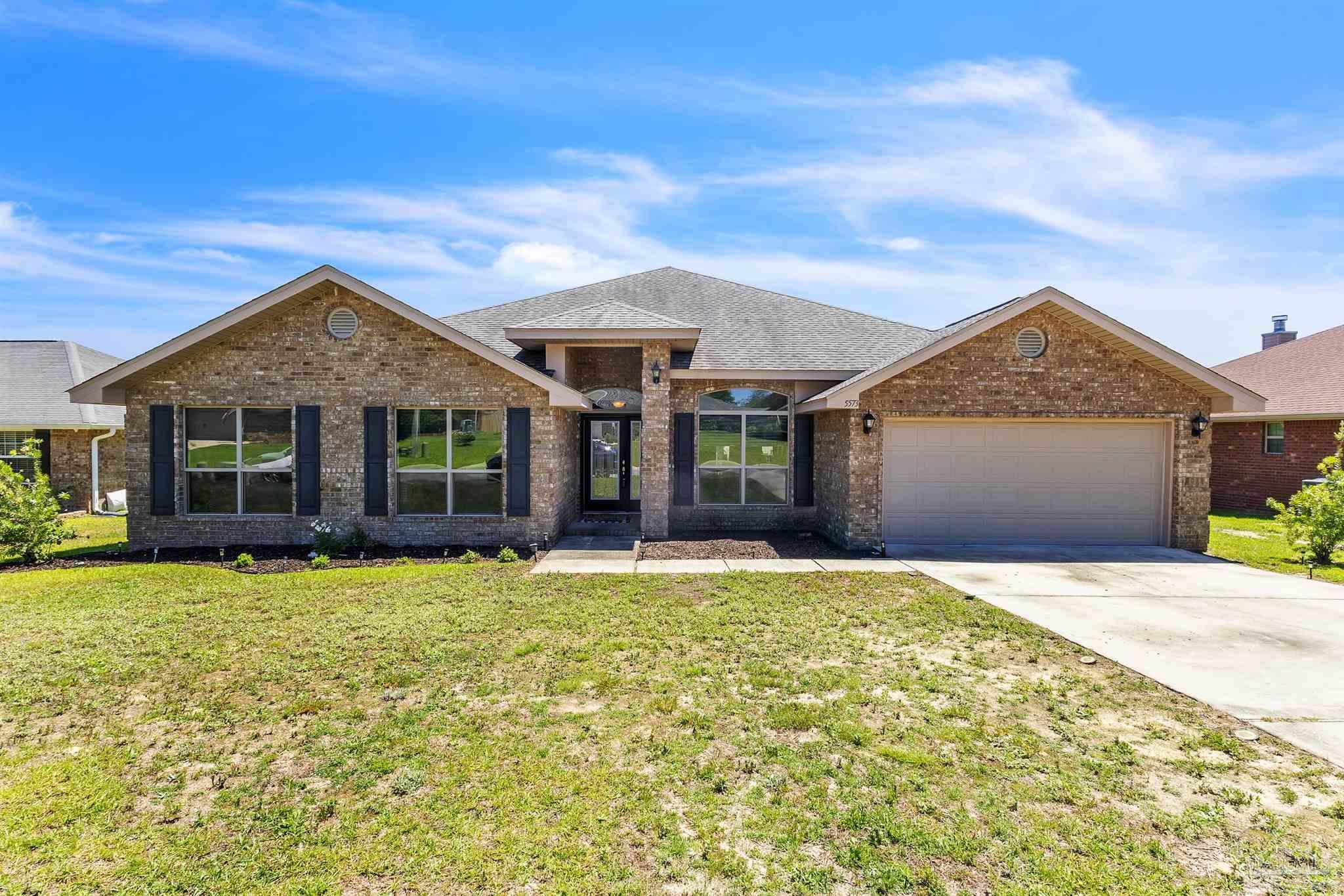 Photo 1 of 40 — 5573 Hannah St, Milton, FL 32570