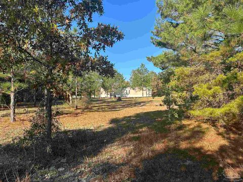 A home in Defuniak Springs