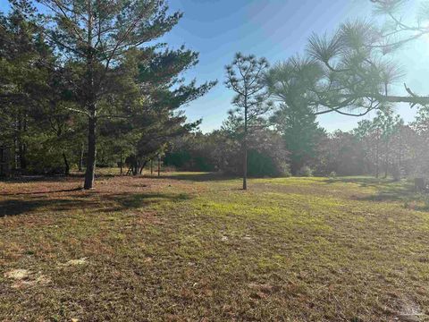 A home in Defuniak Springs