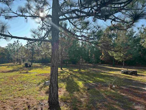 A home in Defuniak Springs