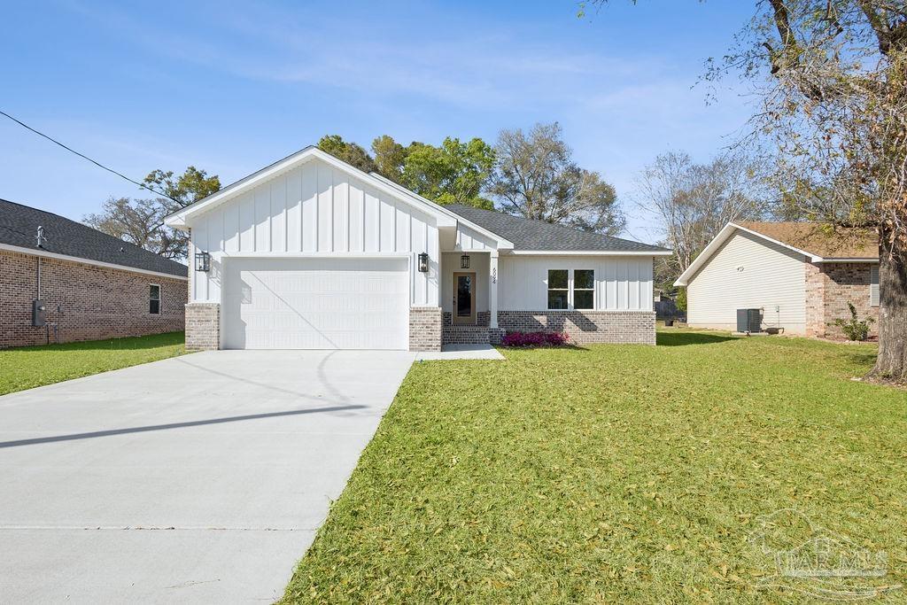 Photo 1 of 33 — 6094 Ashton Woods Cir, Milton, FL 32570