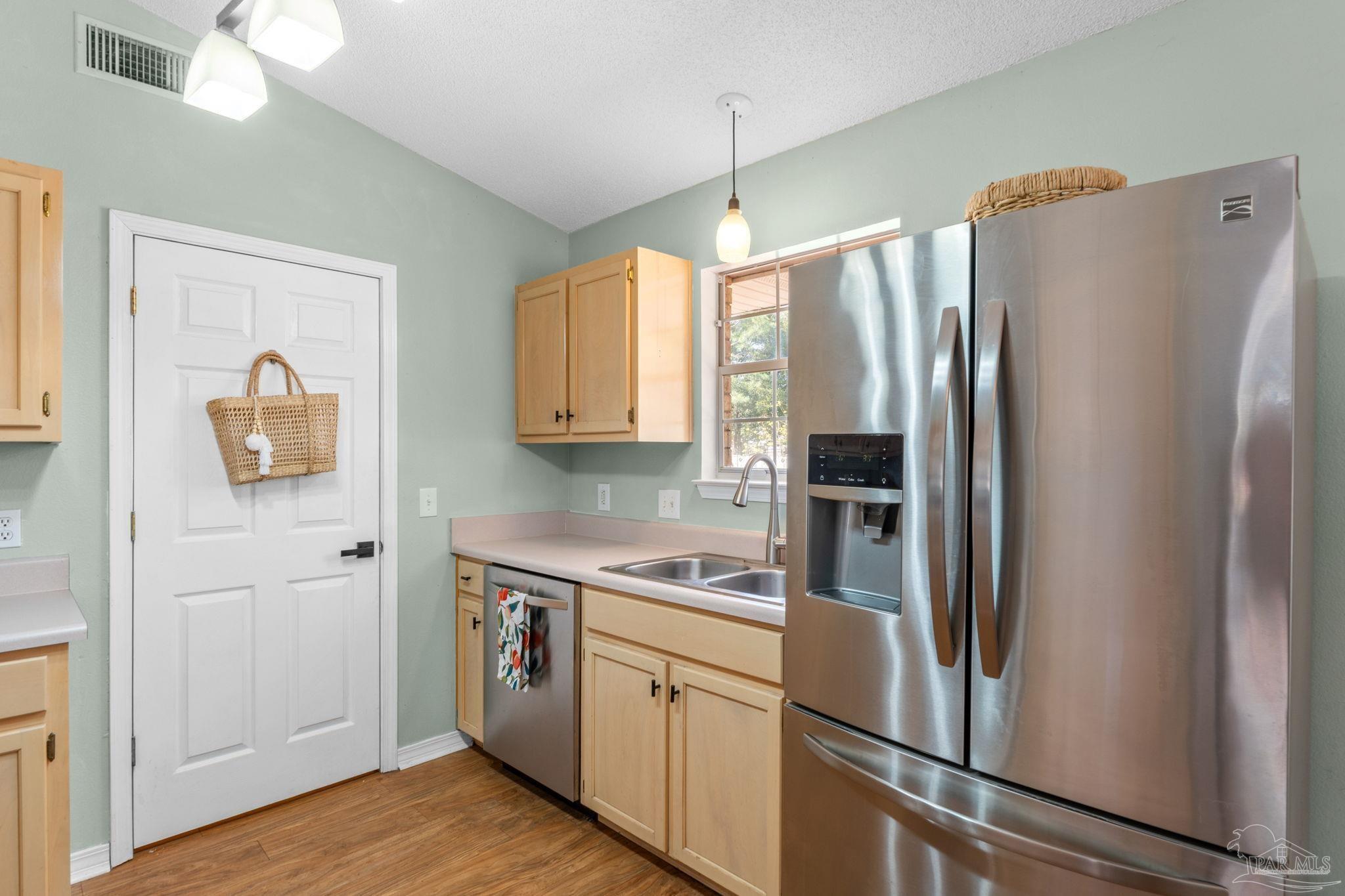 Pensacola, Florida 32507, United States, 3 Bedrooms Bedrooms, ,2 BathroomsBathrooms,Residential,Active,95042