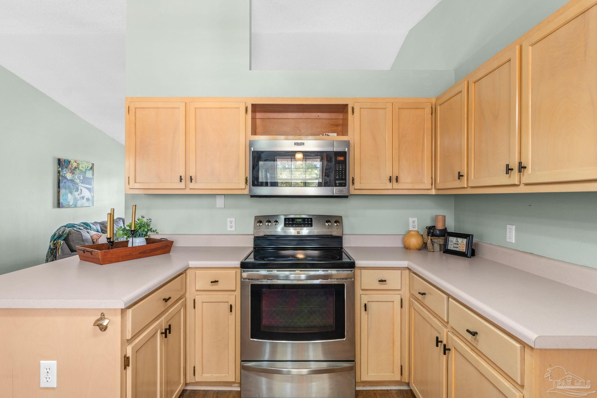 Pensacola, Florida 32507, United States, 3 Bedrooms Bedrooms, ,2 BathroomsBathrooms,Residential,Active,95042