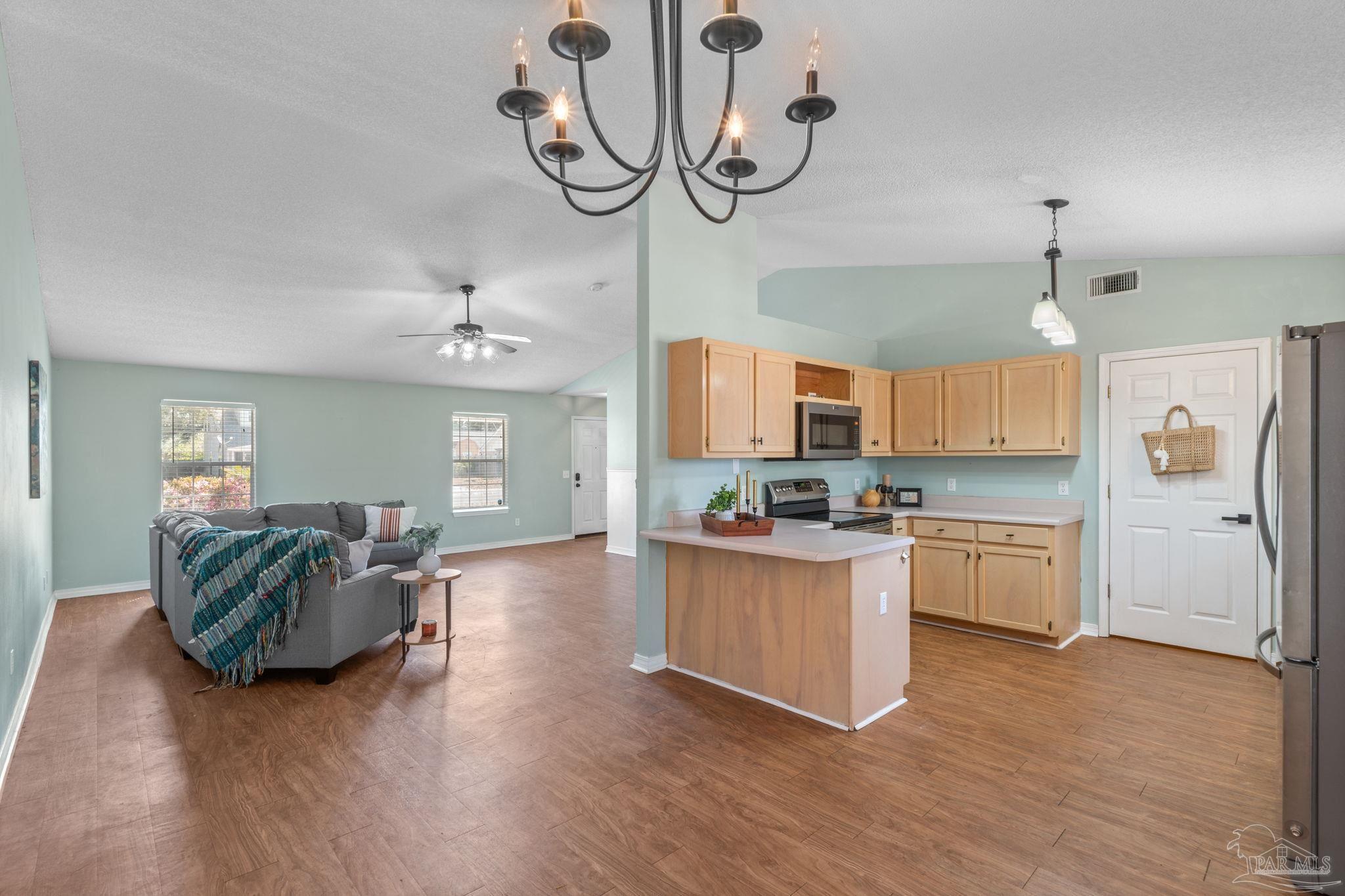 Pensacola, Florida 32507, United States, 3 Bedrooms Bedrooms, ,2 BathroomsBathrooms,Residential,Active,95042