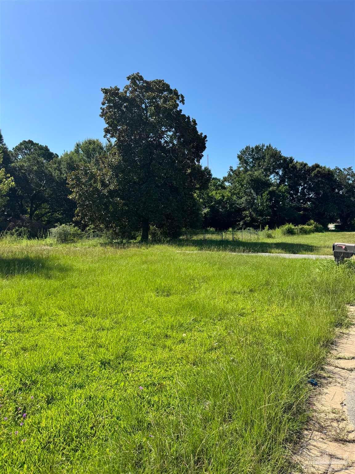 Photo 1 of 8 — 9520 Pinecone Dr, Cantonment, FL 32533