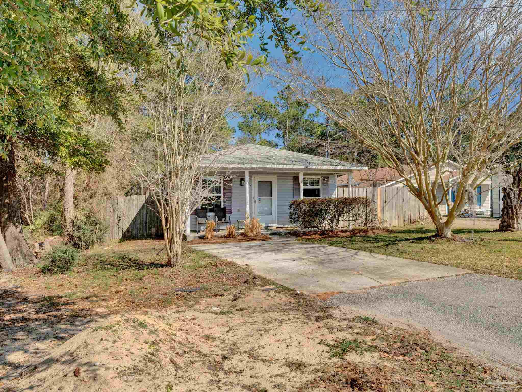 Photo 1 of 37 — 1984 Ambassador Dr, Gulf Breeze, FL 32563