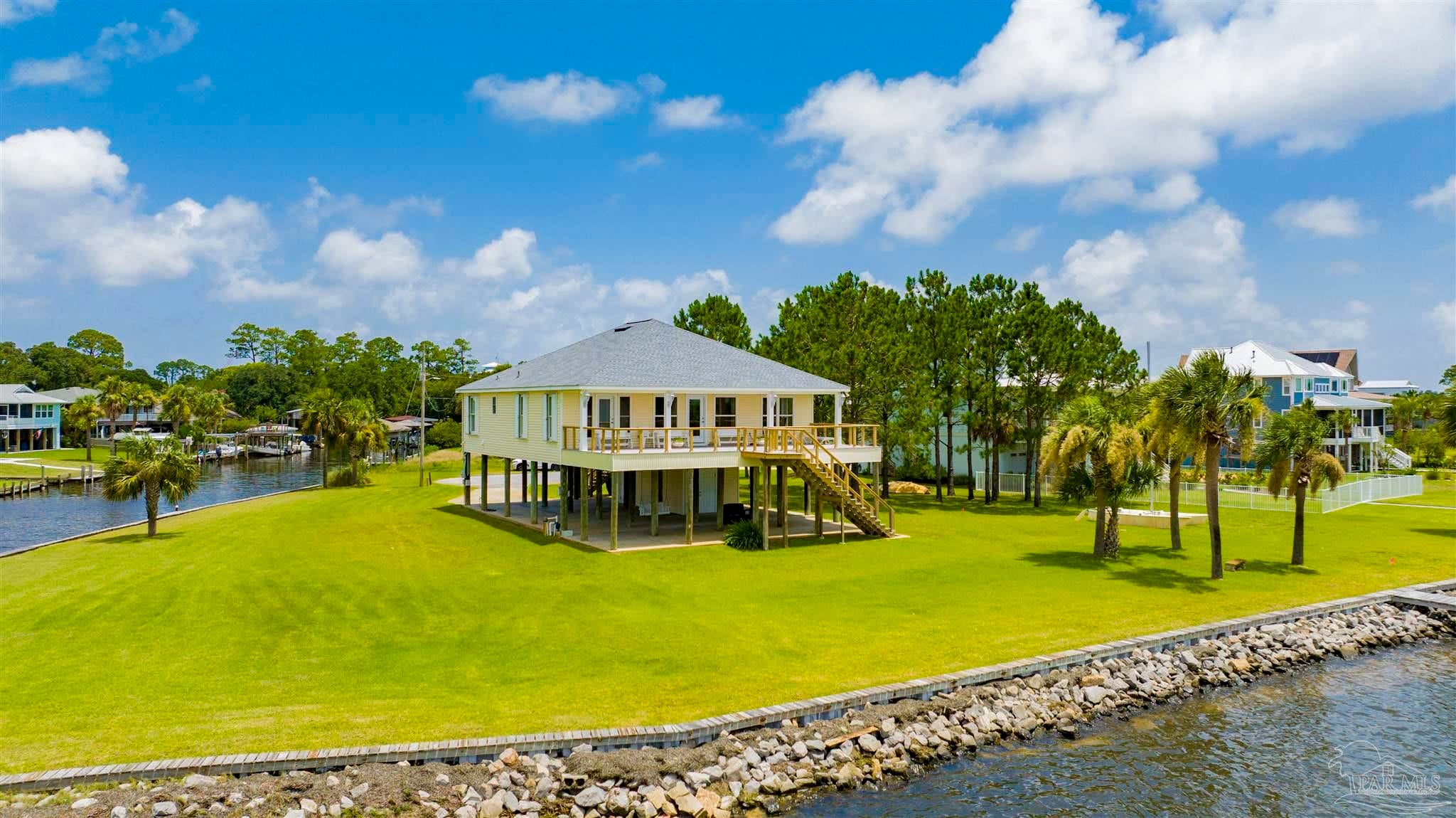 1002 Magnolia Ln