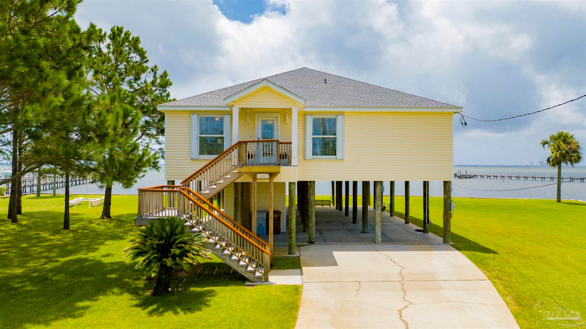 1002 Magnolia Ln