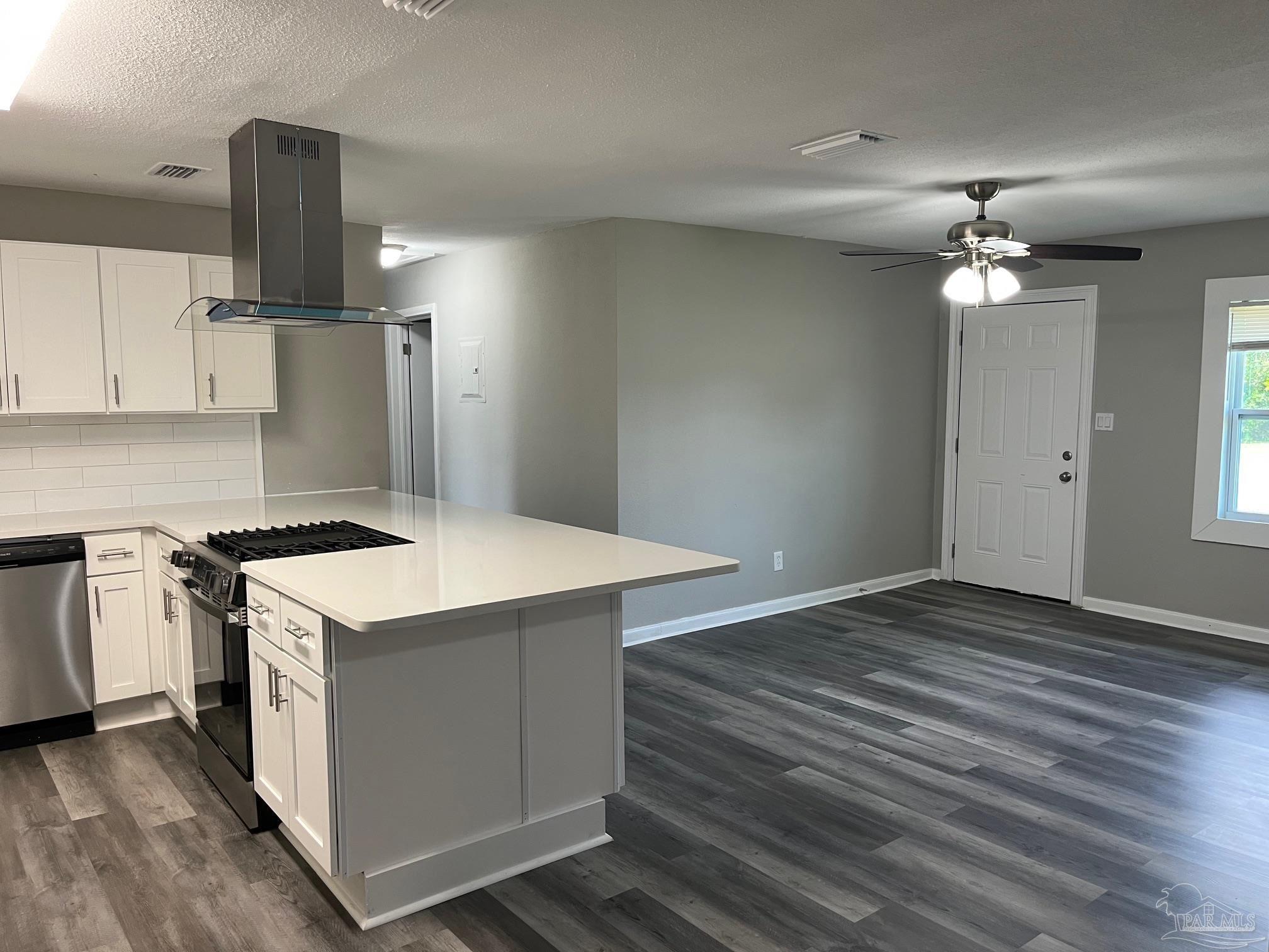 Pensacola, Florida 32503, United States, 4 Bedrooms Bedrooms, ,2 BathroomsBathrooms,Residential,Active,195895