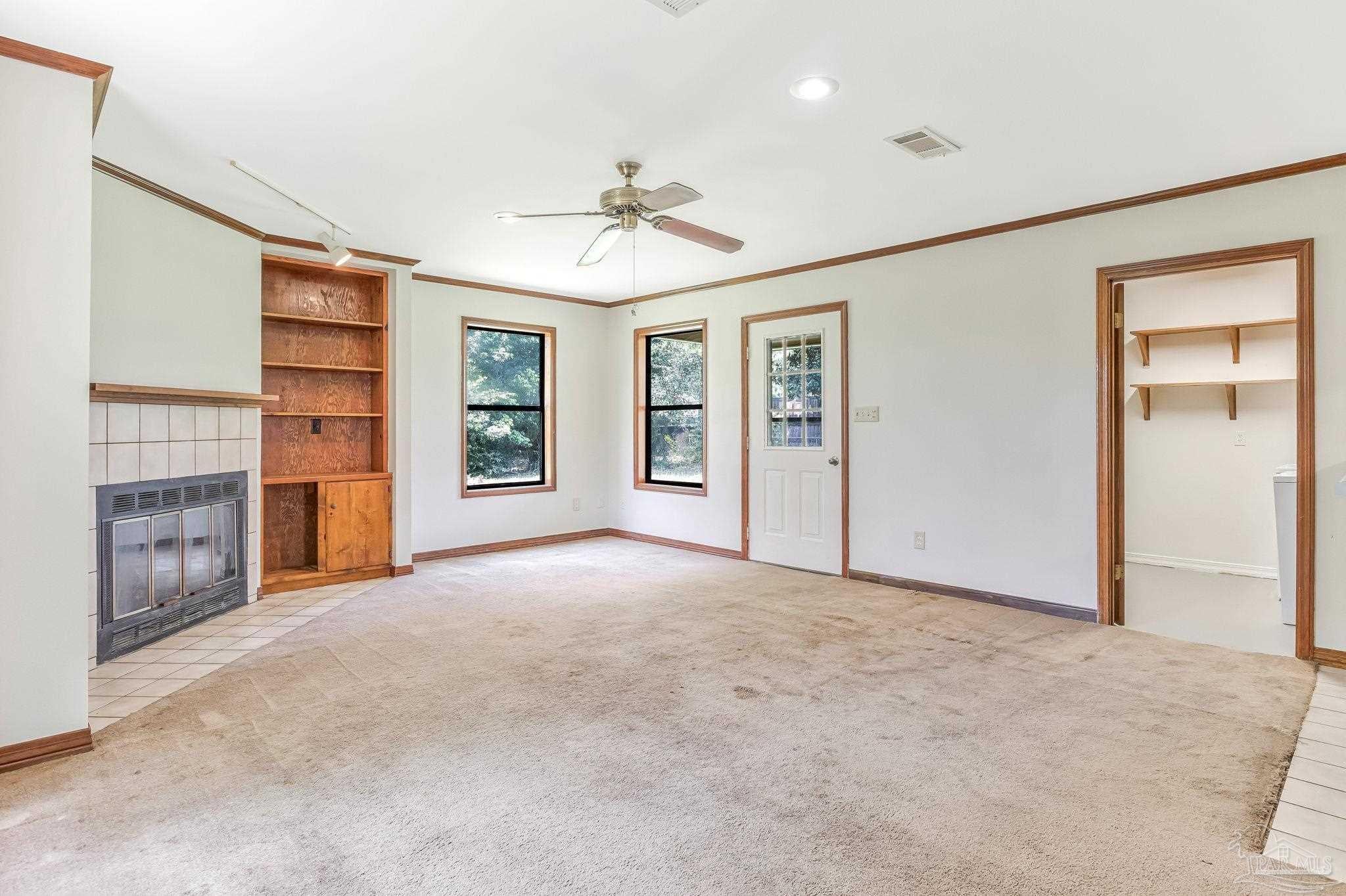 7952 Dartmoor Cir