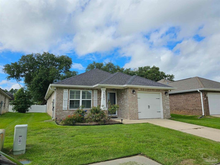 Photo 1 of 27 — 3881 Throne Ct, Milton, FL 32583